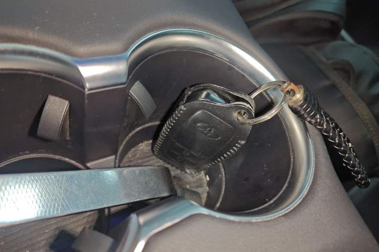 Used Toyota Harrier 2023 2.0L CVT Two-Wheel Drive Entry Version
