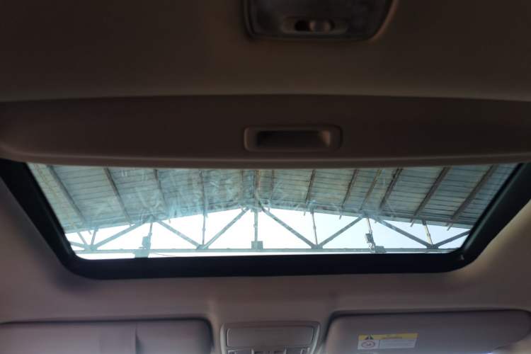 Used Honda CR-V 2016 2.0L two-wheel drive Urban Edition Headliner