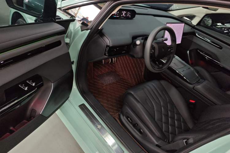 Used Hyptec GT 2024 Global Model 710 Ultra-High Voltage Intelligent Driving Edition Driver Seat