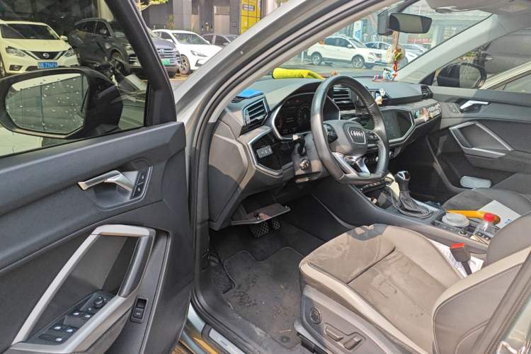 Used Audi Q3 2022 35 TFSI Fashion Dynamic Model Driver Seat