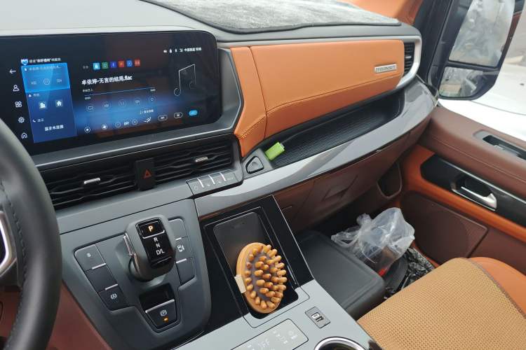 Used Ford Transit T8  Audio And AC Panel