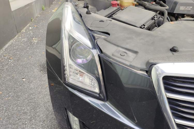 Used Cadillac ATS-L 2014 25T Comfort Model Right Front Headlight