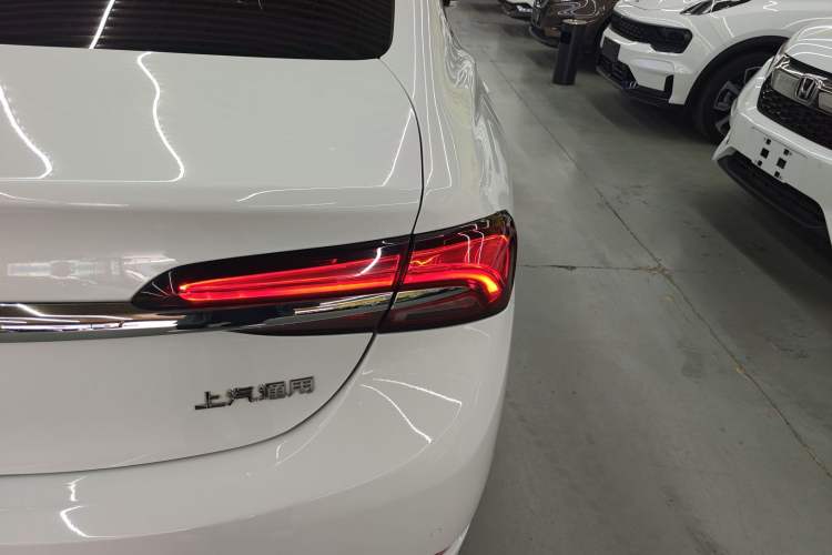 Used Buick LaCrosse 2019 28T Luxury Version Right Rear Taillight