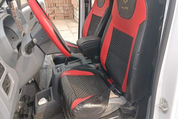 Used Wuling Yangguang 2025 Model 400km Bus Edition—Comfort Edition Left Front Seat