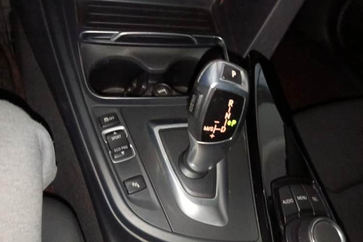 Used BMW 3 Series 2016 320Li Ambition Model Gear Lever