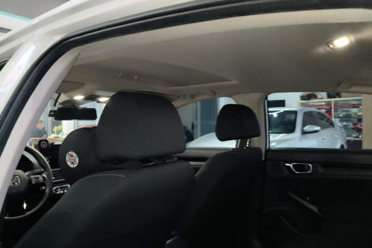 Used Honda Civic 2023 240TURBO CVT Dynamic · Center Stage Special Edition
