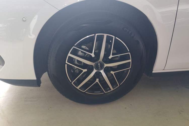 Used BYD Seal 05 DM-i 2025 DM-i Smart Drive 55KM Prestige Model Left Front Wheel Hub