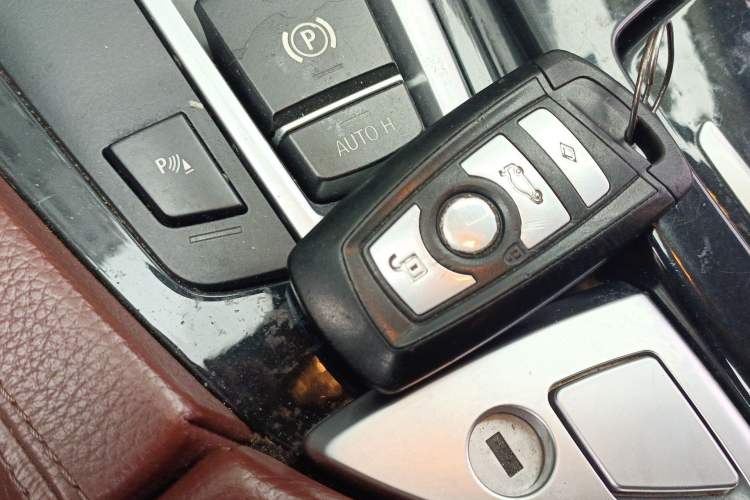 Used BMW 5 Series 2014 520Li Elegant Model