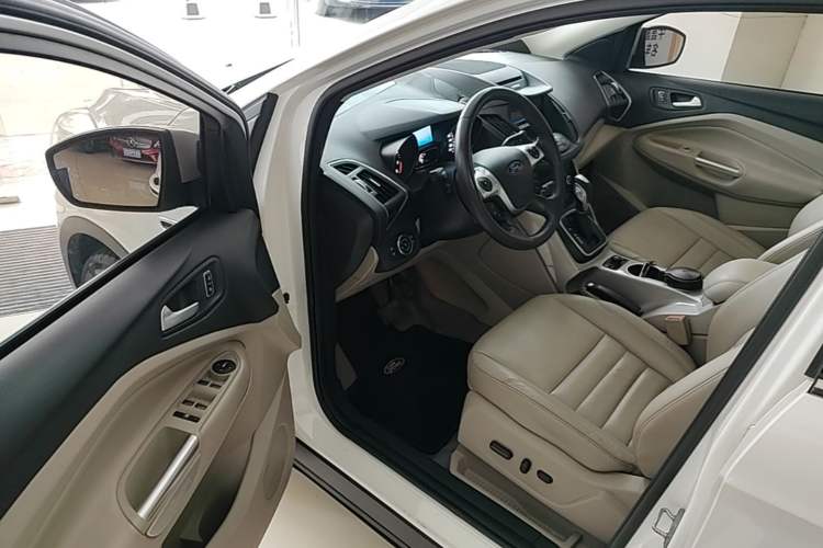 Used Ford Kuga 2013 2.0L GTDi Four-Wheel-Drive Elite Model
