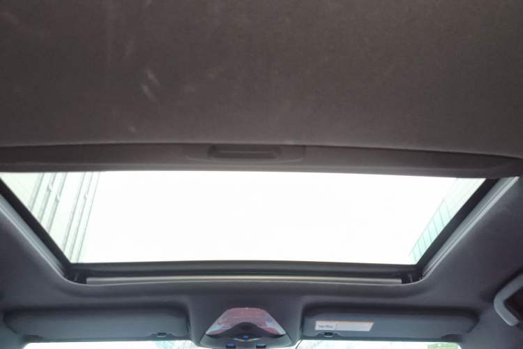 Used Toyota C-HR 2018 2.0L Luxury Sunroof Version China VI Standard