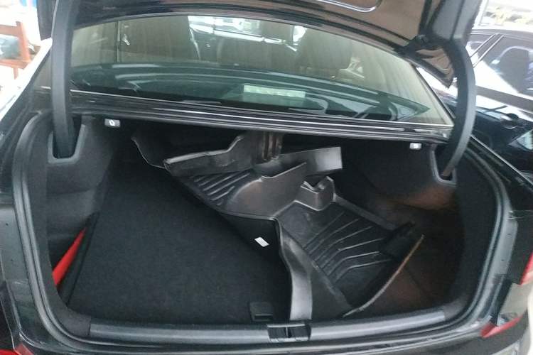 Used Volkswagen Passat 2016 330TSI DSG Luxury Edition Trunk