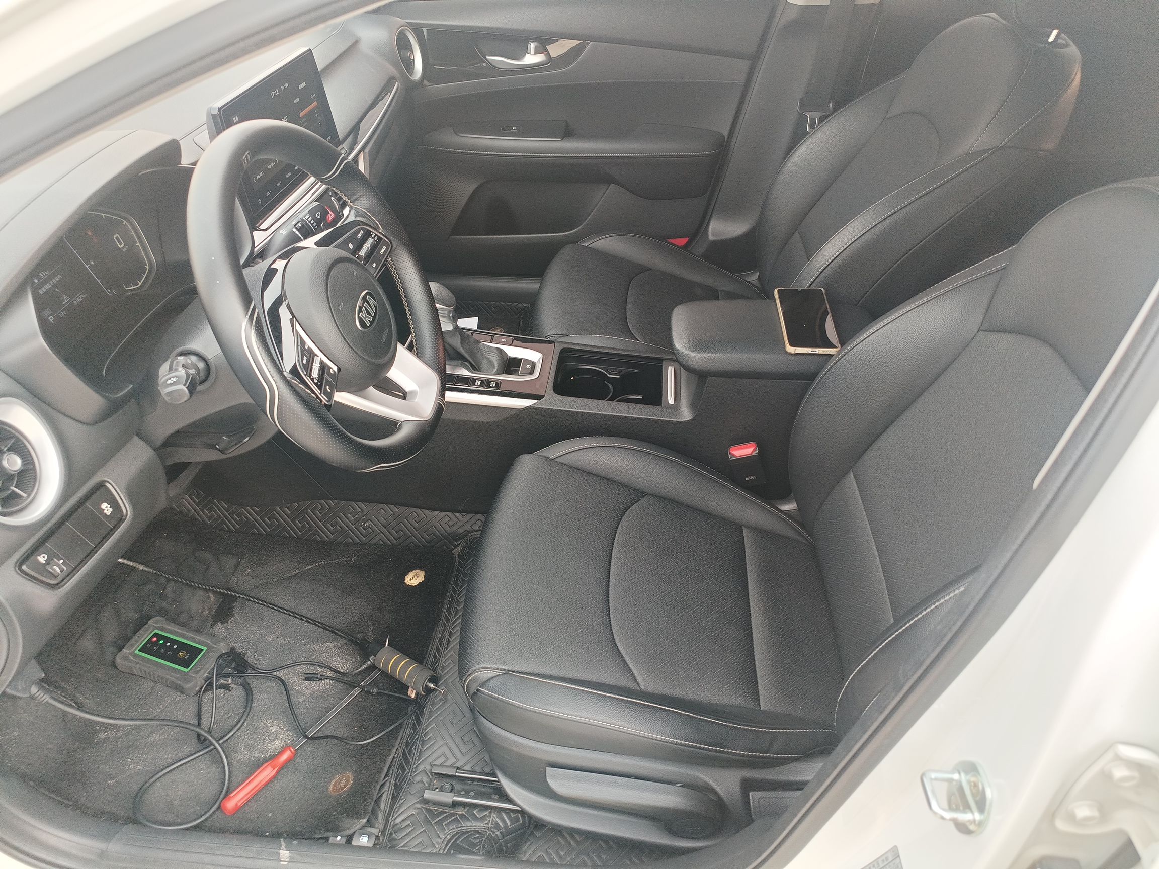 Переднее сиденье в автомобиле