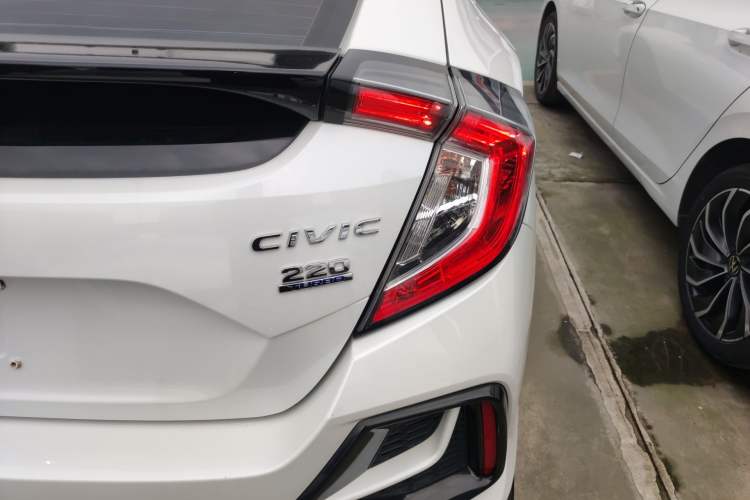 Used Honda Civic 2021 HATCHBACK 220TURBO CVT New Trendsetter Right Rear Taillight
