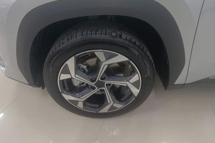 Used Geely Auto FX11 2024 1.5TD DCT Prestige Edition Left Front Wheel Hub