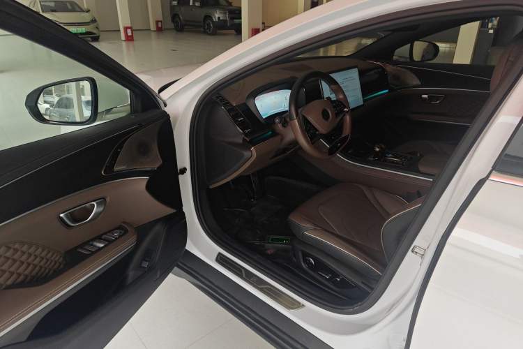 Used BYD Han 2023 DM-i Champion Edition 121KM Prestige Model