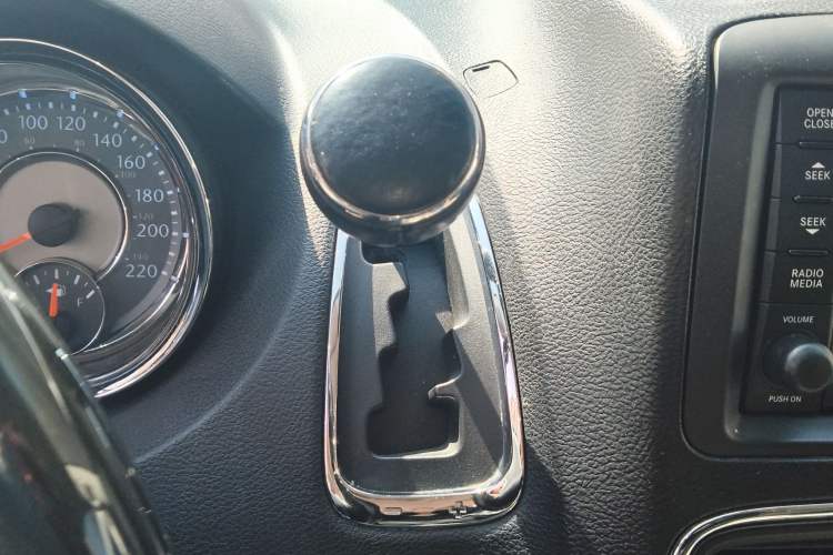 Used Chrysler Grand Voyager 2013 3.6L Luxury Edition