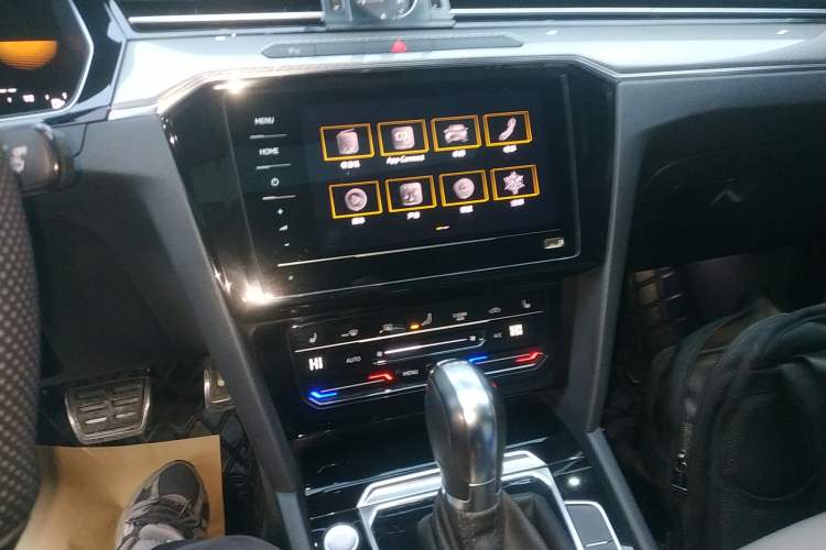 Used Volkswagen Magotan 2023 2 Million Units Limited Edition 330TSI DSG Leading Version
