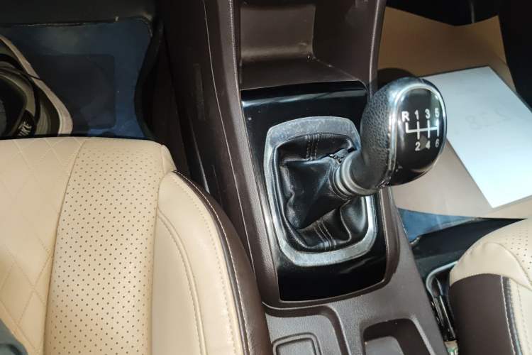 Used Baojun 310W 2017 1.5L Manual Fashion Model China V
