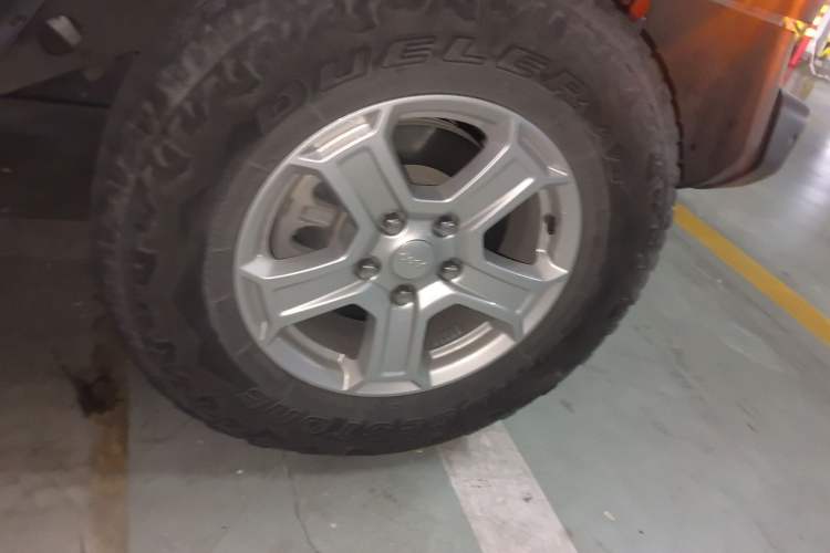 Used Jeep Wrangler 2019 2.0T Sahara 4-Door Version China V Standard
