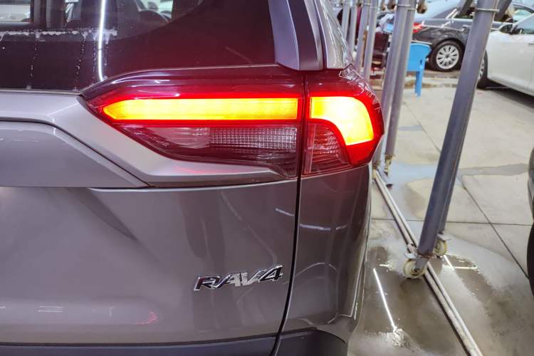 Used Toyota RAV4 2023 2.0L CVT Two-Wheel Drive Fashion Plus Edition
