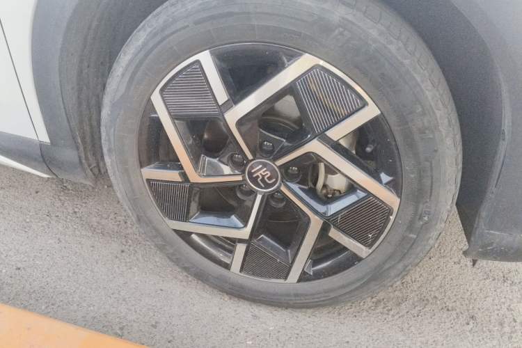 Used BYD Yuan PLUS 2022 510 km Flagship Version Right Front Wheel Hub