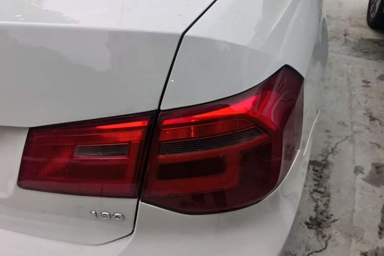 Used Volkswagen Jetta 2015 Value Edition 1.6L Manual Fashionable Style
