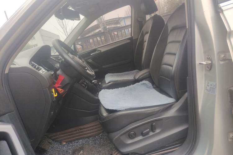 Used Volkswagen Tiguan L 2018 330TSI Automatic Two-Wheel Drive Luxury Edition Left Front Seat