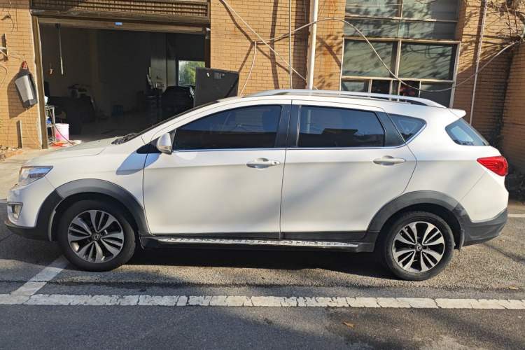 Used Dongfeng Aeolus AX3 2016 1.5L Automatic ZhiKu Model
