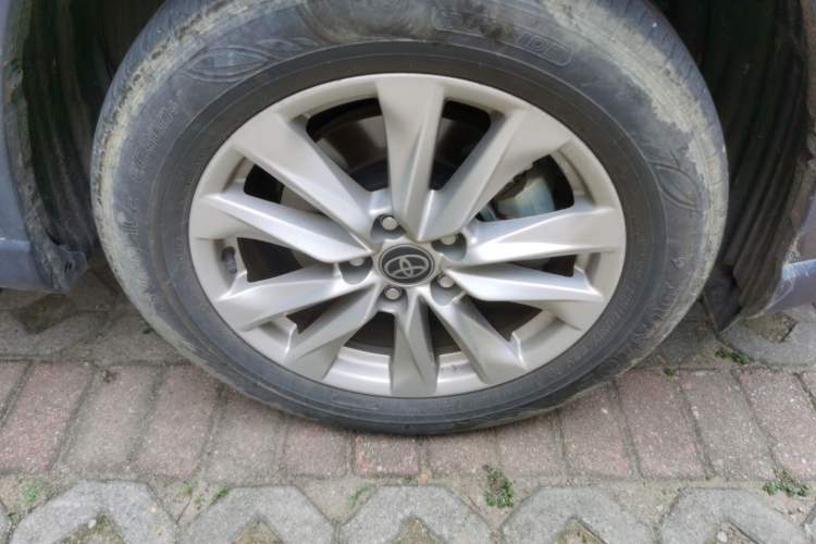 Used Toyota Corolla Cross 2024 2.0L Smart Electric Hybrid Dual-Engine Pioneer Edition Right Front Wheel Hub
