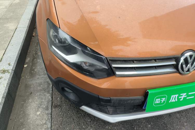 Used Volkswagen Polo 2014 1.6L Cross Polo Automatic Right Front Headlight