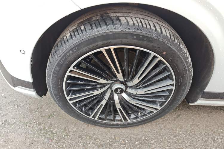 Used XPeng G9 2022 702 Max Left Front Wheel Hub