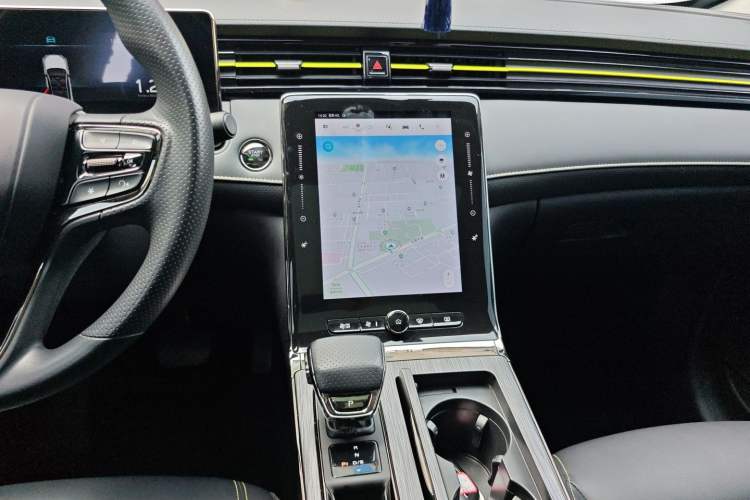 Used Roewe RX5 2023 PLUS 330TGI Automatic Trendsetting Smart Edition