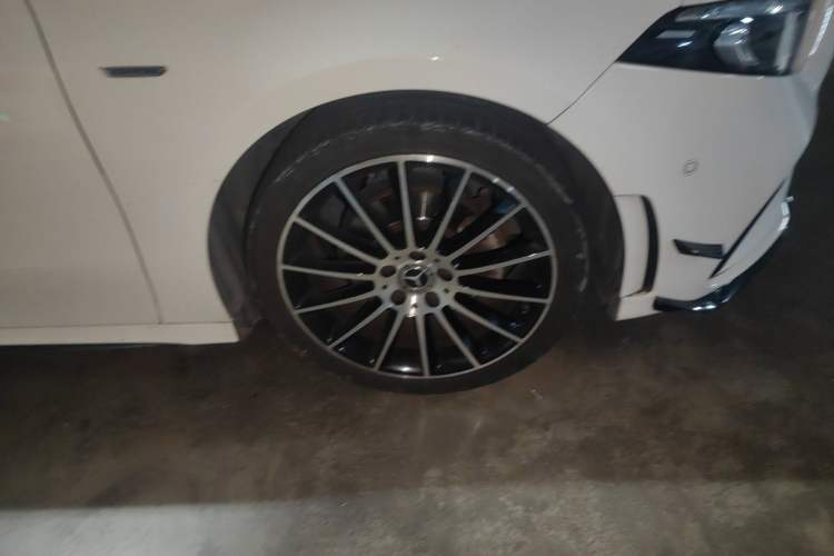 Used Mercedes-Benz A-Class 2019 A 200 L Sport Sedan First Edition Special Edition Right Front Wheel Hub