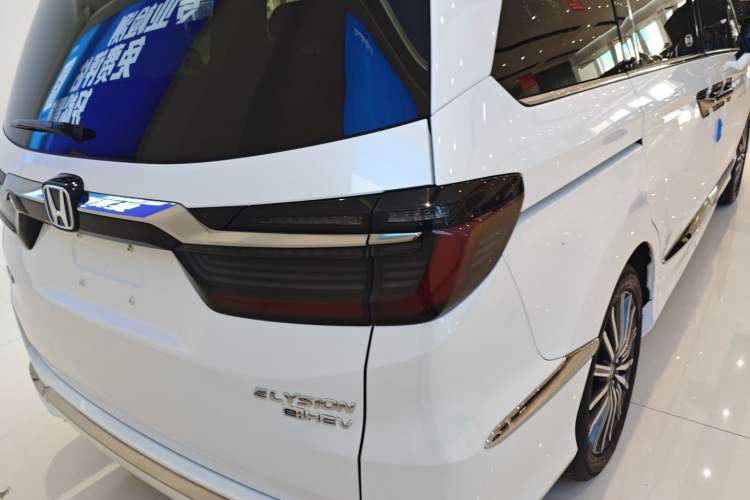 Used Honda Elysion 2022 2.0L eHEV Luxury First Edition