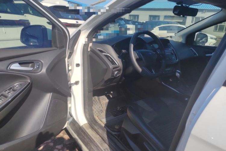 Used Ford Focus 2015 Hatchback EcoBoost 125 Automatic Supreme Style Edition
