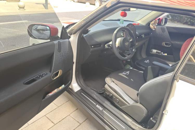 Used MINI Electric MINI COOPER 2024 452km COOPER SE Artist
