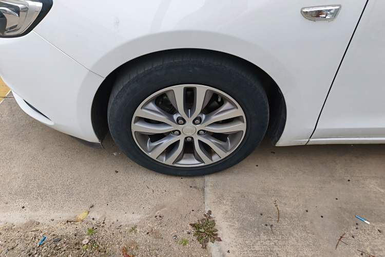 Used Buick GT 2021 1.3T Automatic Mild Hybrid Elite Version Left Front Wheel Hub