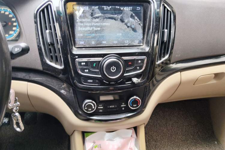 Used Baojun 730 2014 1.5L manual luxury trim 7 seats