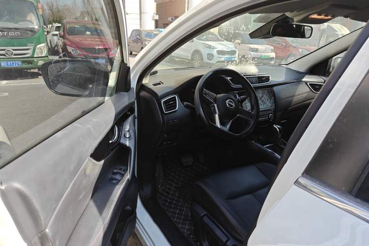 Used Nissan Qashqai 2023 Classic 2.0L CVT XV Comfort Edition
