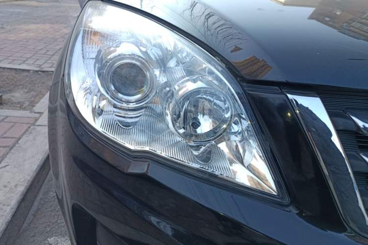 Used Haval H6 2011 Green Silence 2.0T Manual Two-Wheel Drive Urban Model
