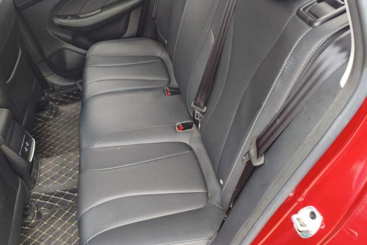 Used Roewe i5 2019 1.5L Automatic 4G Connected Langhao Edition Left Rear Seat