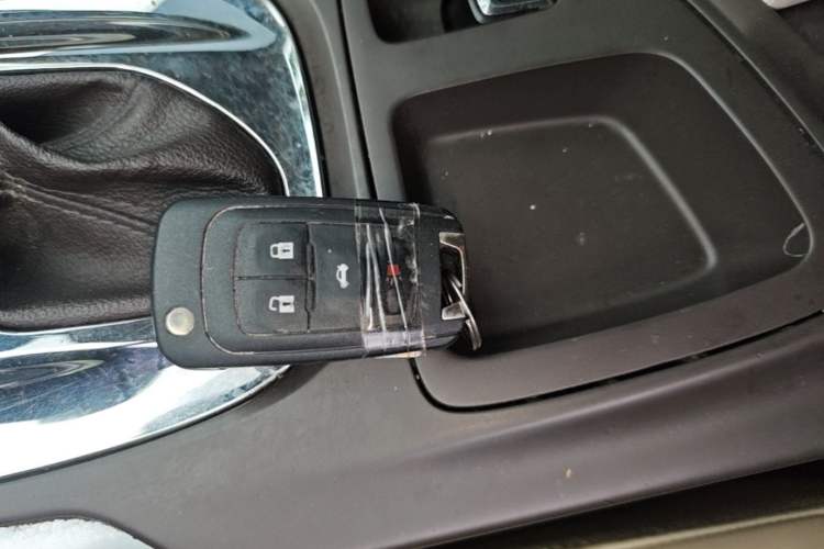 Used Buick Regal 2015 2.0L Elite Fashion Edition Vehicle Key