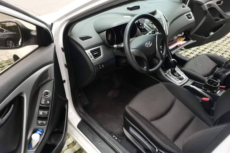 Used Hyundai Elantra (5th Generation / Langdong) 2015 1.6L Automatic Fashion Model
