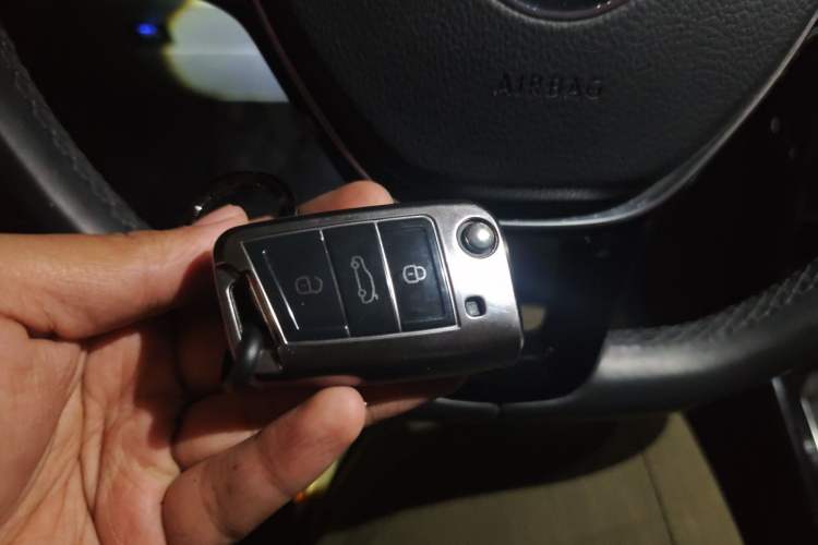 Used Volkswagen T-ROC 2020 280TSI DSG Two-Wheel Drive Comfort Version Vehicle Key