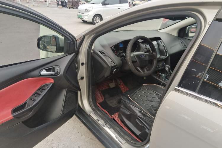 Used Ford Focus 2015 Hatchback 1.6L Automatic Comfort Model