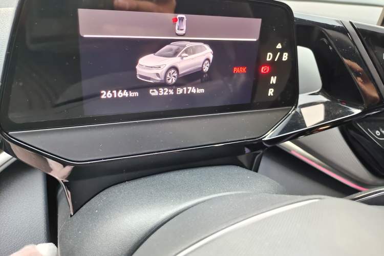 Used Volkswagen ID.4 CROZZ 2021 Long-Range Lite PRO Two-Wheel Drive Version Odometer Close Up