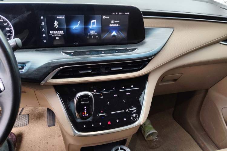 Used Buick GL8 2021 ES Land Cruiser 653T Luxury Edition Audio And AC Panel