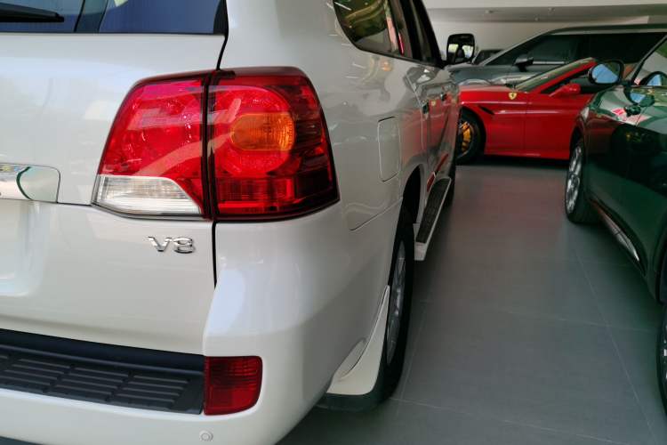 Used Toyota Land Cruiser 2015 4.6L V8 Low-Power Version Middle East Edition