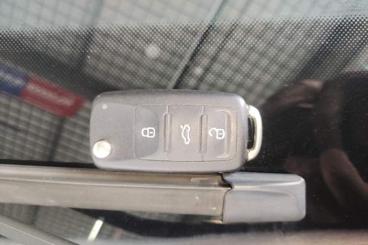 Used Volkswagen Lavida 2017 1.6L Automatic Fashion Edition
