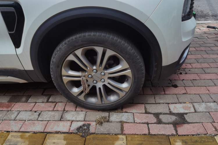 Used Lynk & Co 01 2019 2.0T Two-Wheel-Drive Pro Version China VI Standard Right Front Wheel Hub